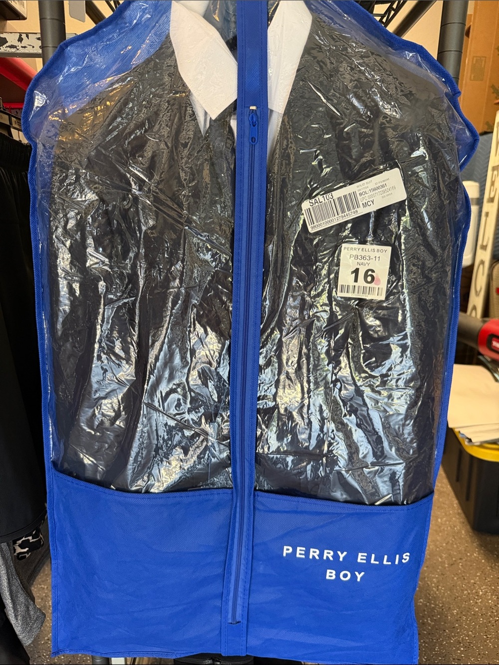 Perry Ellis Navy Blue boy size 16 complete 5 piece suit